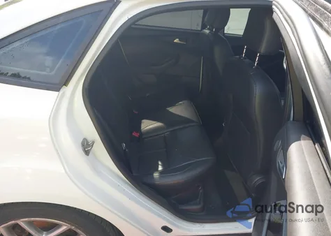 2015 Ford Focus Se z USA, uszkodzony, nr VIN 1FADP3F26FL354819